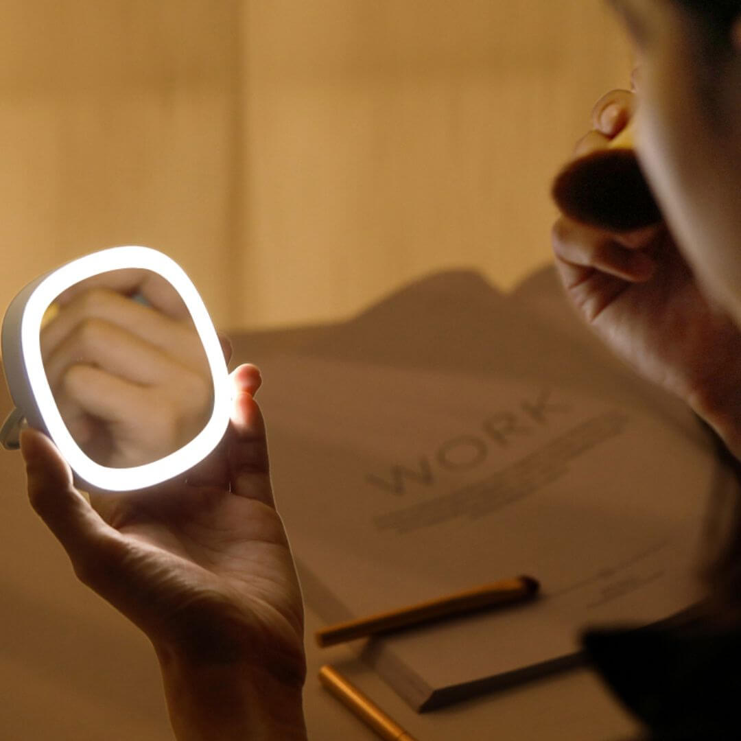 1625130850_Candy-LED-Pocket-Beauty-Mirror-02