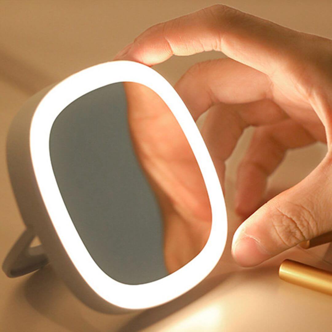 1625130850_Candy-LED-Pocket-Beauty-Mirror-04
