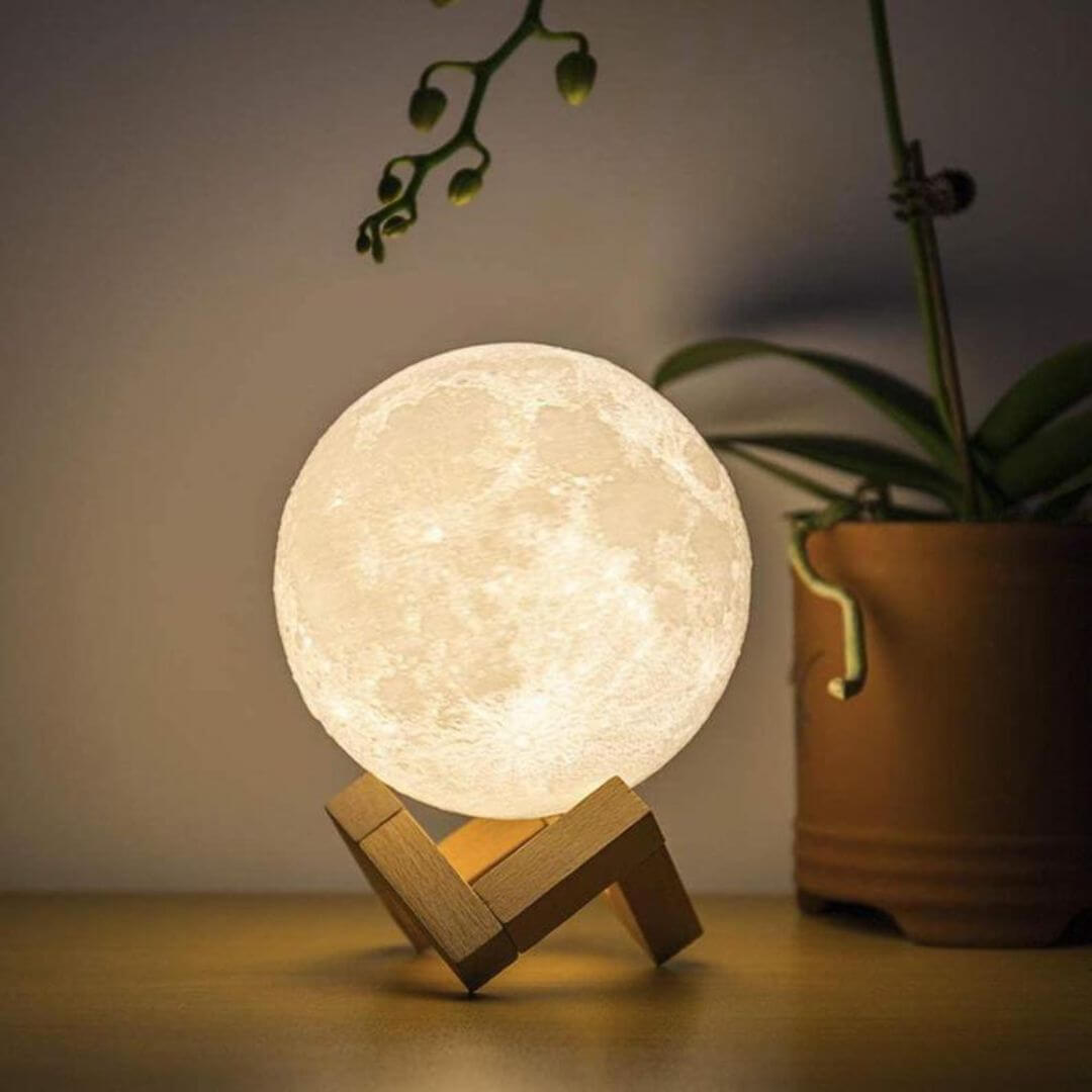 1628078440_Moon-Lamp-10