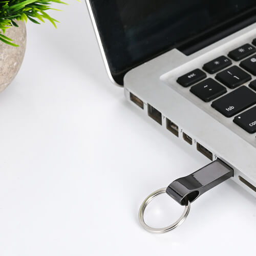 1647258862_Black-Metal-Key-Ring-Pendrive-02